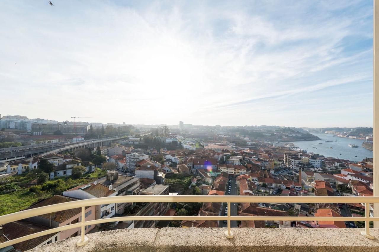 Lovelystay - 1Br Flat With Stunning Views Over Porto Vila Nova de Gaia Exteriör bild